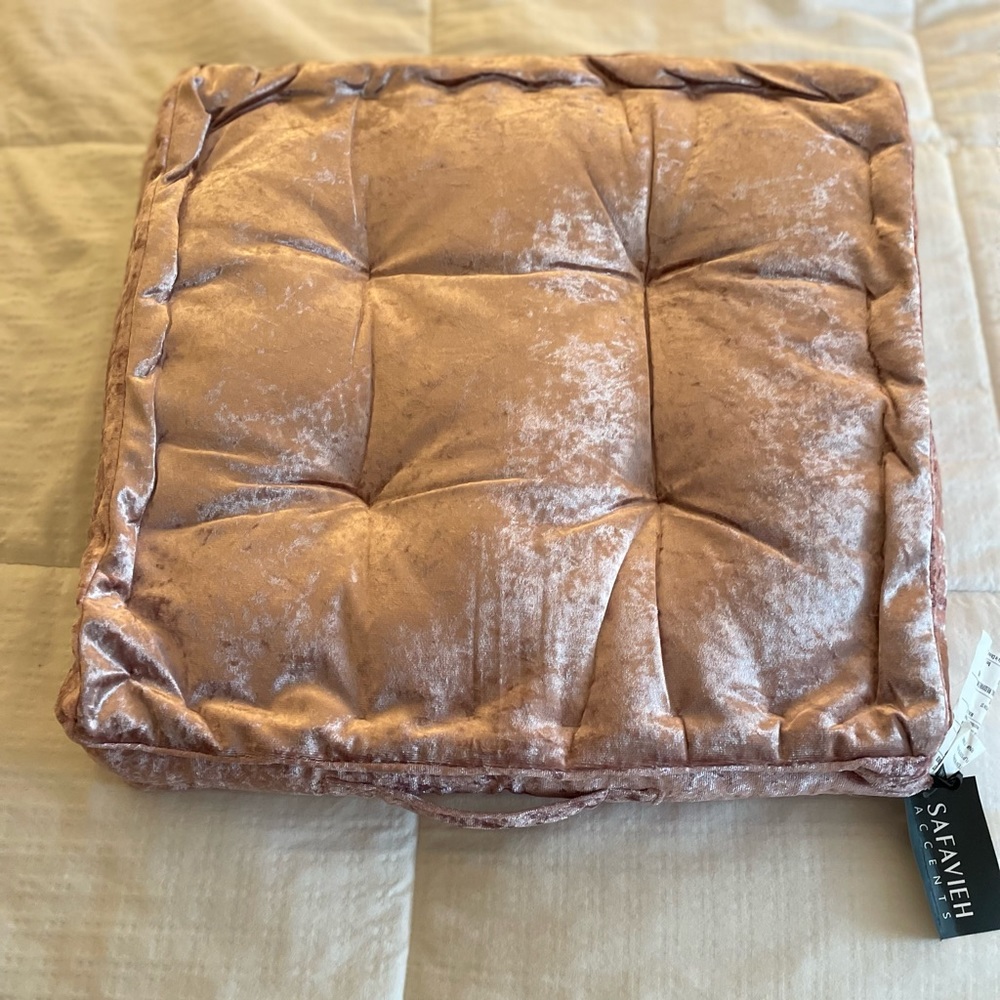 Safavieh Belia Glam 18-inch Blush Pink Velvet Square Floor Pillow